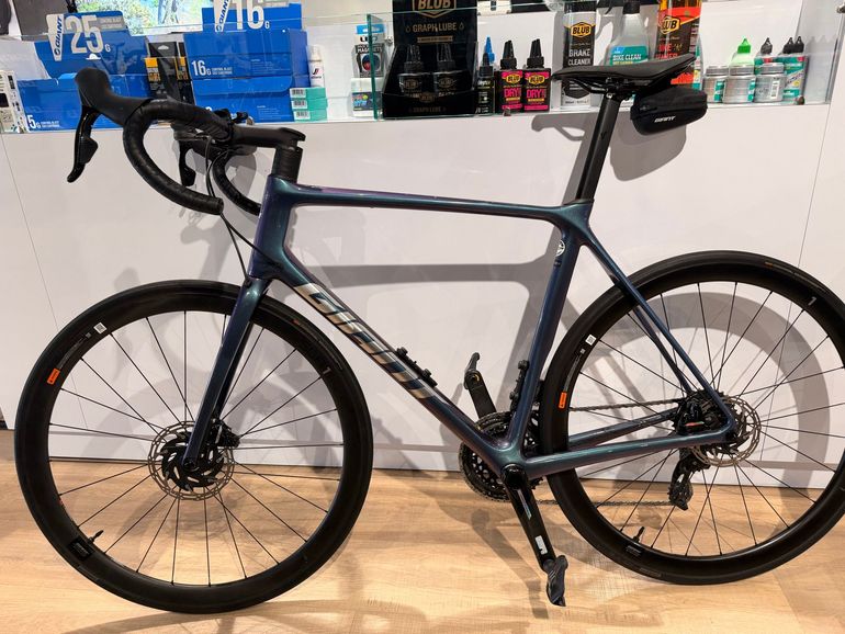 Used Giant TCR Advanced Pro Disc 0 AXS 2024 2024 Road & Gravel, Morado — image 3 of 11