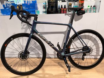 Used Giant TCR Advanced Pro Disc 0 AXS 2024 2024 Road & Gravel, Morado — image 9 of 11
