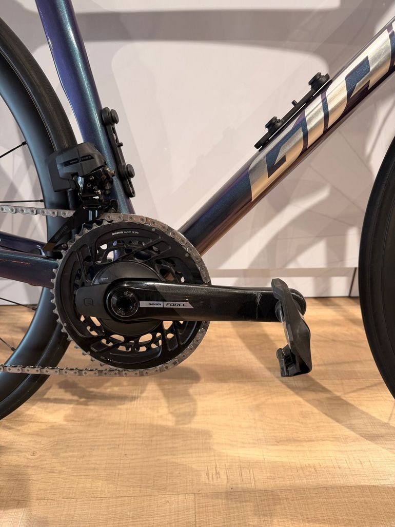 Used Giant TCR Advanced Pro Disc 0 AXS 2024 2024 Road & Gravel, Morado — image 6 of 11