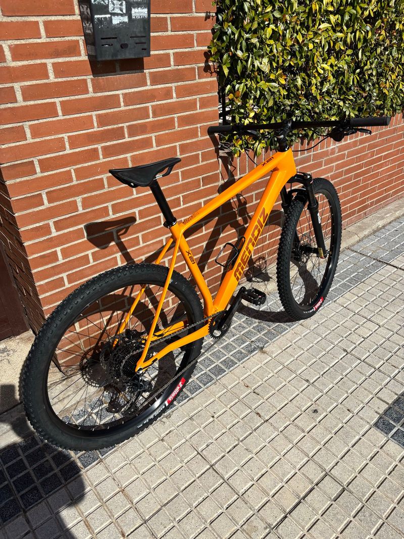 Used Mendiz X21 2025 Mountainbike, Orange — image 5 of 9
