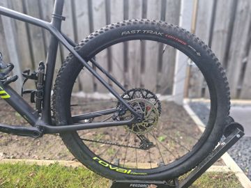 Używany Specialized Men's Epic Hardtail Comp 2019 2019 Mountainbike — zdjęcie 7 z 15