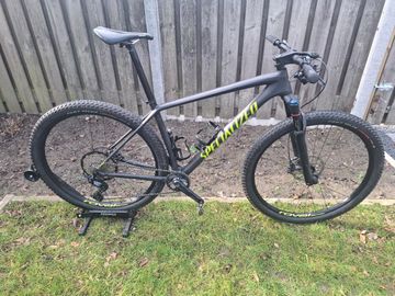 Używany Specialized Men's Epic Hardtail Comp 2019 2019 Mountainbike — zdjęcie 2 z 15