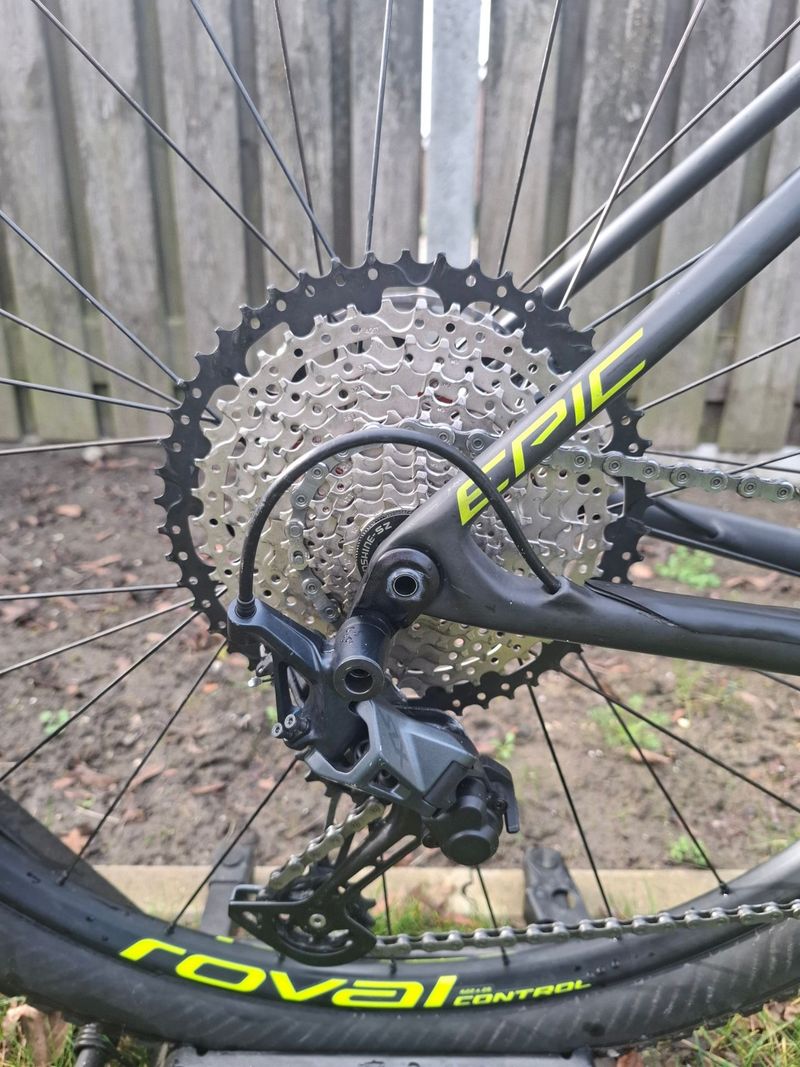 Używany Specialized Men's Epic Hardtail Comp 2019 2019 Mountainbike — zdjęcie 12 z 15