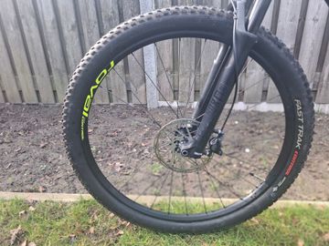Używany Specialized Men's Epic Hardtail Comp 2019 2019 Mountainbike — zdjęcie 3 z 15