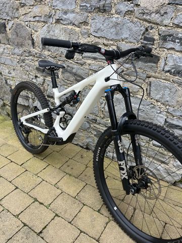Specialized Custom SRAM GX Eagle AXS 2024 Mountainbike d'occasion — image 3 sur 4