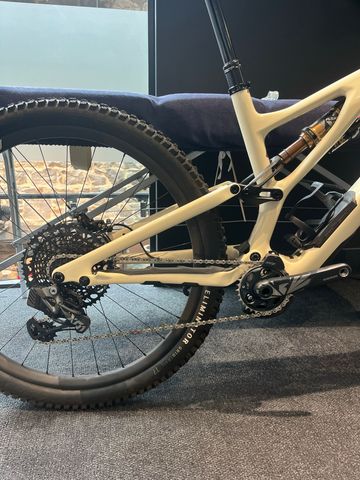 Używany Specialized Stumpjumper EVO Pro 2022 2022 Mountainbike — zdjęcie 2 z 6