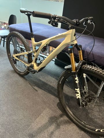 Używany Specialized Stumpjumper EVO Pro 2022 2022 Mountainbike — zdjęcie 4 z 6