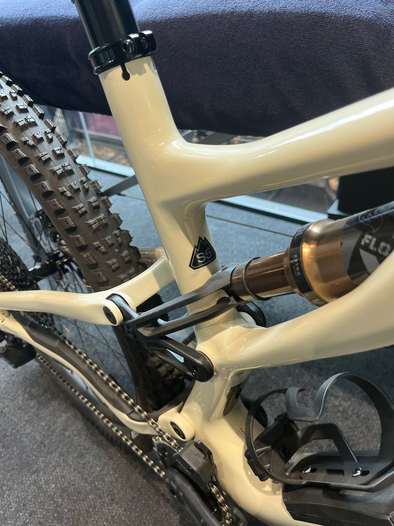 Używany Specialized Stumpjumper EVO Pro 2022 2022 Mountainbike — zdjęcie 6 z 6