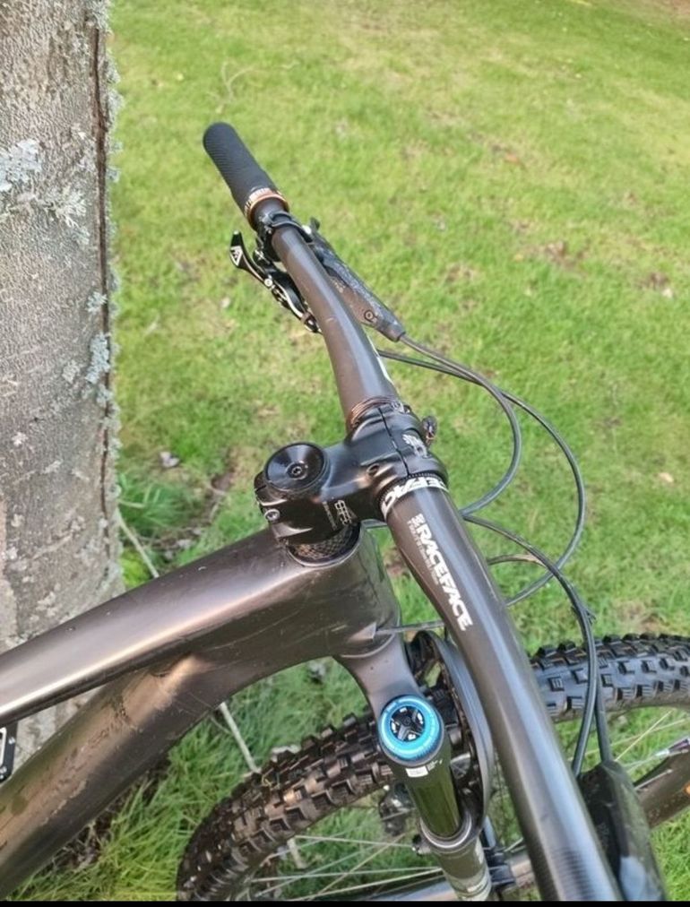 Used Specialized Men's Stumpjumper Expert 29 2019 2019 Mountainbike — image 3 of 12