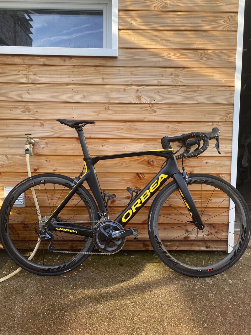 Použité Orbea ORCA AERO M20TEAM 2018 2018 Road & Gravel