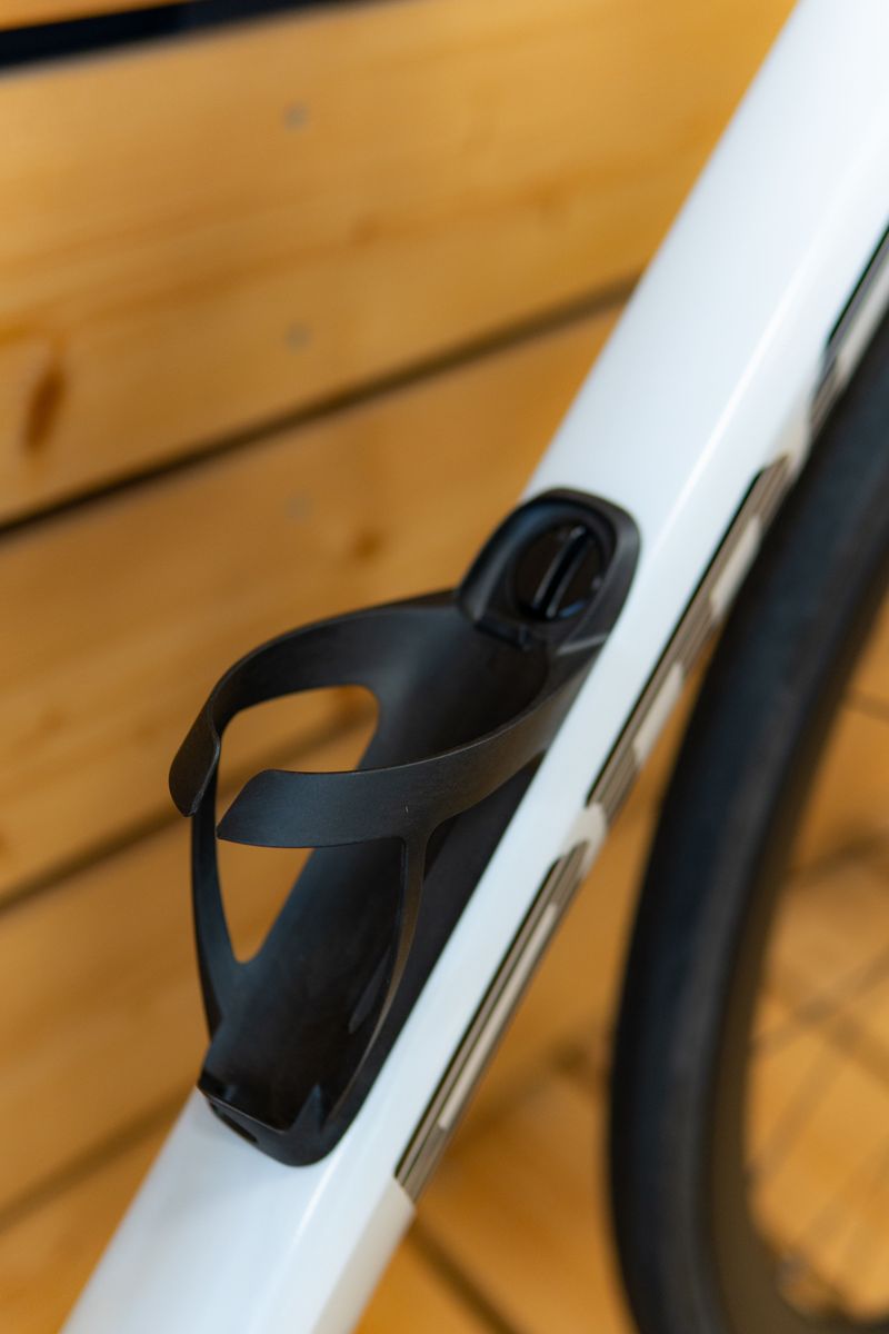 Used BMC Roadmachine 01 FOUR 2026 2026 Road & Gravel, White — image 4 of 8