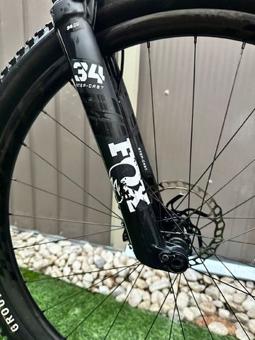 Used Scott Spark 910 2023 2023 Mountainbike, Black, 29 — image 9 of 61