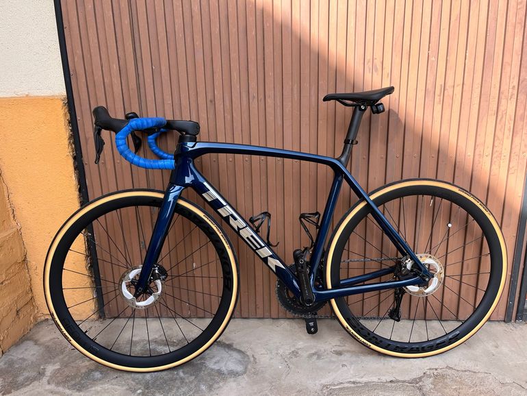 Used Trek Émonda SL 7 2022 2022 Road & Gravel — image 2 of 9