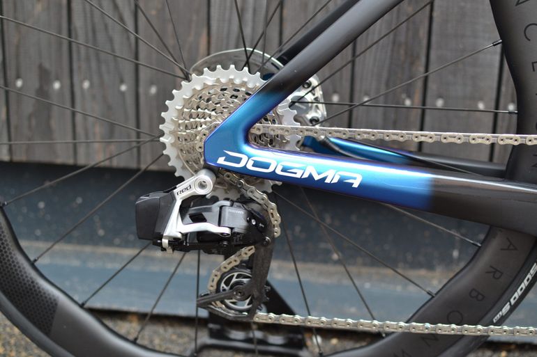 Used Pinarello DOGMA F 2026 Sram Red ETap AXS 2026 Road & Gravel, Blue — image 8 of 9