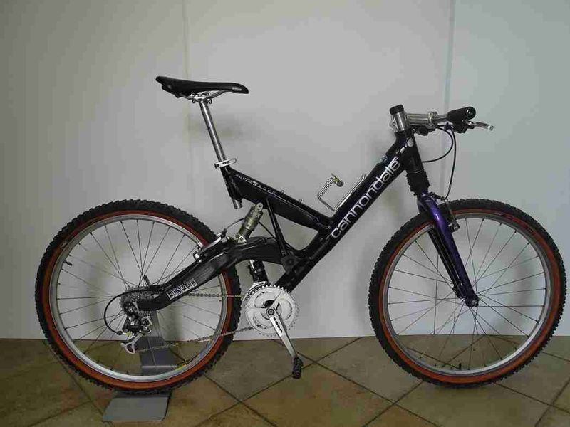 Used Cannondale Super V 2000 1995 Mountainbike, Purple — image 1 of 3