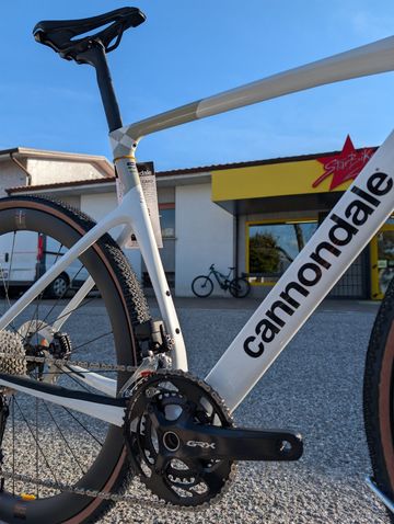 Cannondale SuperX 2 2025 2025 Road & Gravel usato, Bianco — immagine 2 di 5