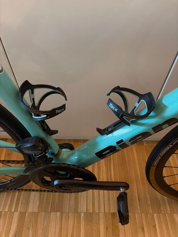 Used Bianchi Sprint Disc Force eTap AXS 2020 2020 Road & Gravel, Blue — image 8 of 9