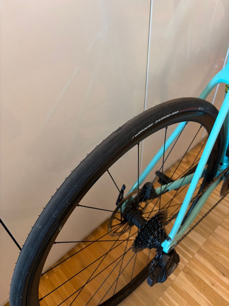 Used Bianchi Sprint Disc Force eTap AXS 2020 2020 Road & Gravel, Blue — image 6 of 9