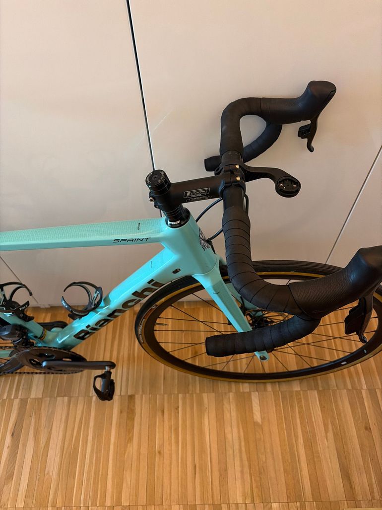 Used Bianchi Sprint Disc Force eTap AXS 2020 2020 Road & Gravel, Blue — image 7 of 9