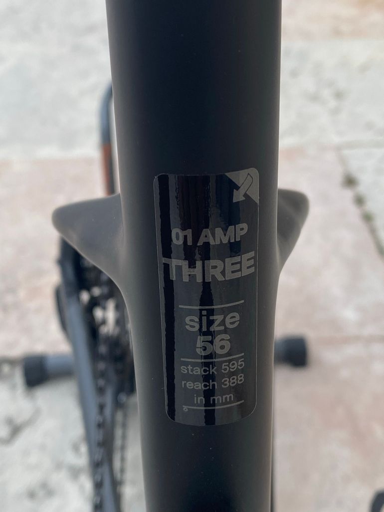Used BMC Roadmachine 01 AMP THREE 2024 2024 Road & Gravel, Black — image 4 of 7