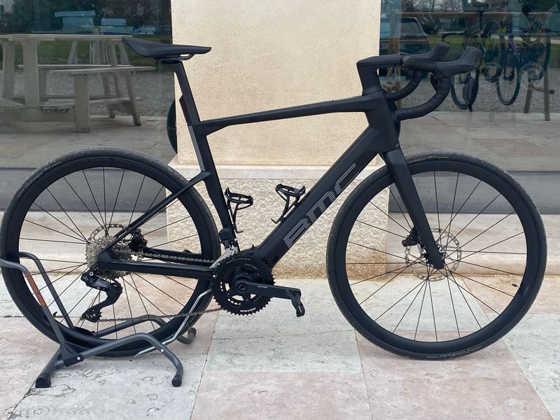 Used BMC Roadmachine 01 AMP THREE 2024 2024 Road & Gravel