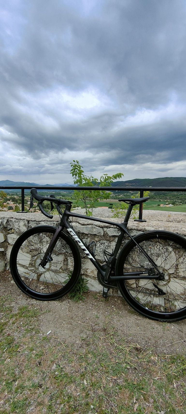 Used Giant TCR Advanced, Pro Disc 1 2021 2021 Road & Gravel, Black — image 1 of 9