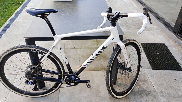 Used Canyon Grizl CF SLX 8 Di2 GRC 2024 2024 Road & Gravel, Weiß — image 1 of 3