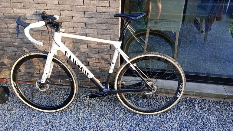 Used Canyon Grizl CF SLX 8 Di2 GRC 2024 2024 Road & Gravel, Weiß — image 2 of 3