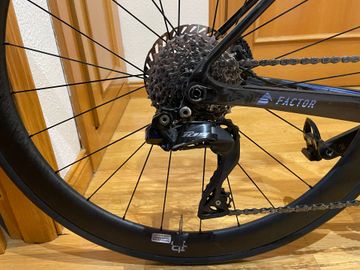 Used Factor Ostro Shimano 105 Di2 2022 Road & Gravel, Black — image 2 of 9