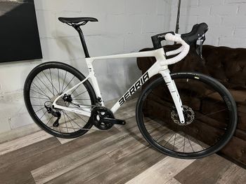 Berria, BELADOR ELITE 105 2026