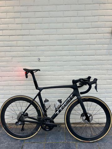 Trek Madone Shimano Ultegra Di2 2025 Road & Gravel usato