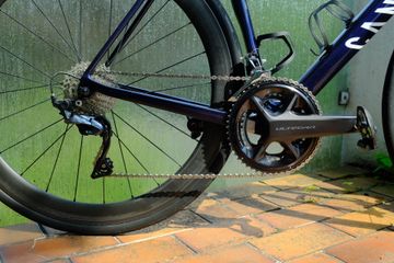 Canyon Ultimate CF SL 8.0 2020 2020 Road & Gravel d'occasion — image 3 sur 10