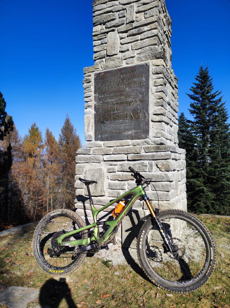 Used Cannondale Jekyll Shimano Deore XT 2022 Mountainbike, Green — image 8 of 12