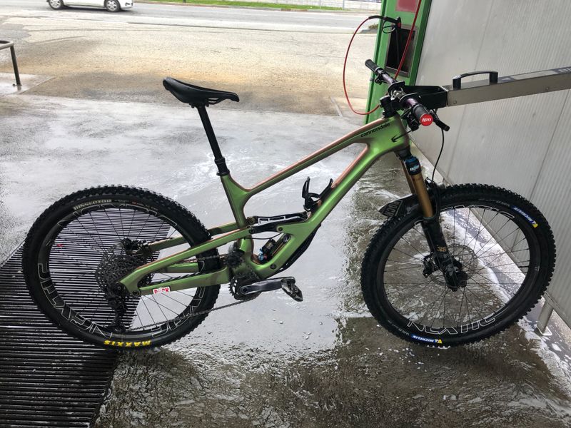 Used Cannondale Jekyll Shimano Deore XT 2022 Mountainbike, Green — image 11 of 12