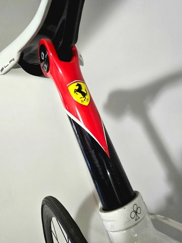 Used Colnago Custom Campagnolo Super Record EPS 2013 Road & Gravel, Red — image 9 of 10
