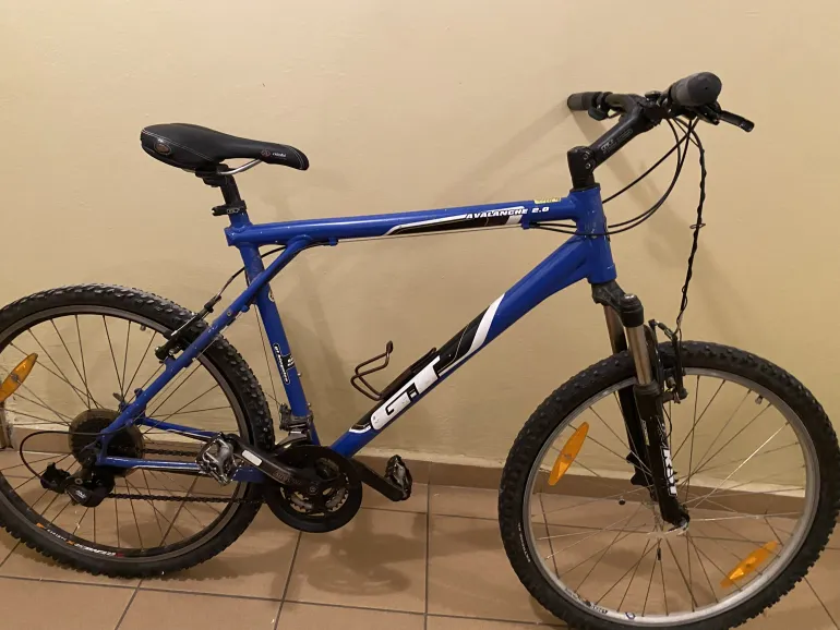 Gt avalanche deals 2.0 mountain bike