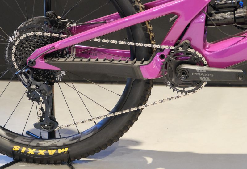 Used Santa Cruz C S-kit 2024 Mountainbike, Purple — image 2 of 4