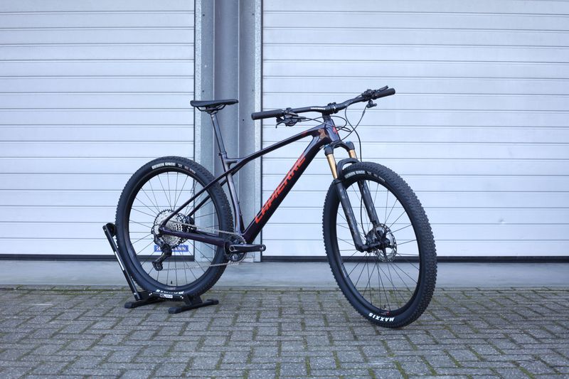 Käytetty Lapierre Prorace CF 8.9 2023 2023 Mountainbike — kuva 2 / 6