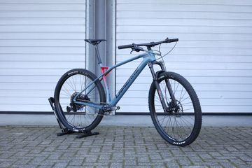Lapierre Prorace CF 5.9 2023 2023 Mountainbike usato, Grigio chiaro — immagine 2 di 6