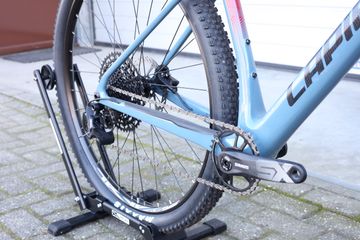 Lapierre Prorace CF 5.9 2023 2023 Mountainbike usato, Grigio chiaro — immagine 4 di 6