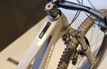 Rocky Mountain Instinct Carbon 50 2025 2025 Mountainbike usato, Bianco — immagine 4 di 4