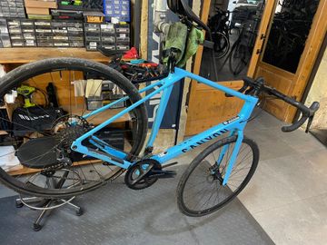 Używany Canyon Endurace CF 8 2022 2022 Road & Gravel — zdjęcie 4 z 5