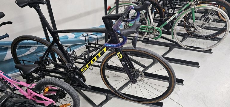 Used Scott Addict RC Pro 2020 Frameset 2020 Road & Gravel, Schwarz — image 9 of 9