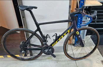 Used Scott Addict RC Pro 2020 Frameset 2020 Road & Gravel, Schwarz — image 2 of 9