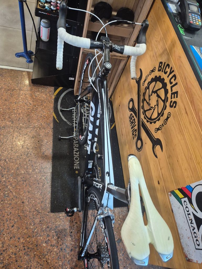 Used Giant Tcr Shimano Dura Ace 2008 Road & Gravel, Black — image 8 of 16