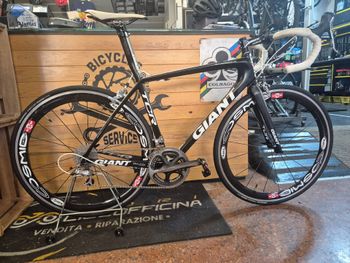 Used Giant Tcr Shimano Dura Ace 2008 Road & Gravel, Black — image 1 of 16