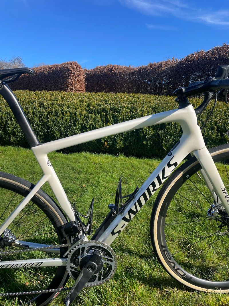 Used Specialized Tarmac SRAM Red eTap AXS 2019 Road & Gravel, White — image 2 of 3