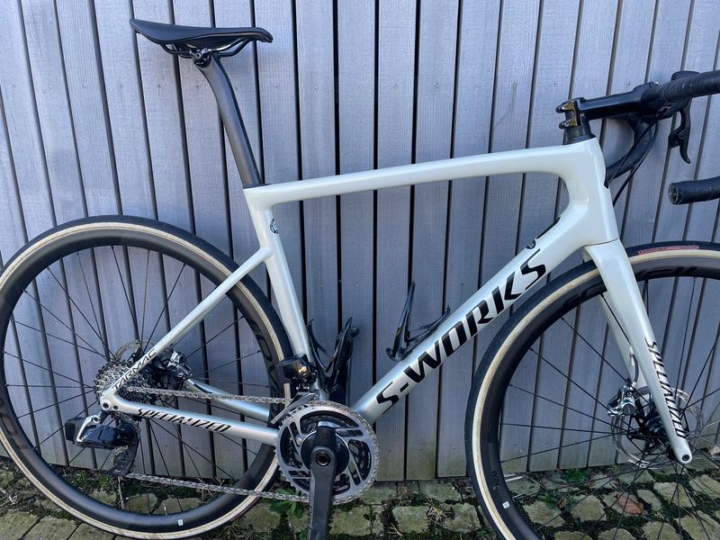 Used Specialized Tarmac SRAM Red eTap AXS 2019 Road & Gravel, White — image 3 of 3