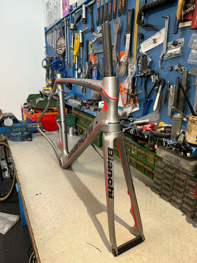 Used Bianchi Infinito CV Disc Q.R. NOS. Frameset 2016 Road & Gravel — image 5 of 17