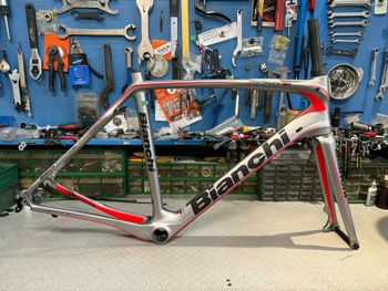 Used Bianchi Infinito CV Disc Q.R. NOS. Frameset 2016 Racefiets & gravel